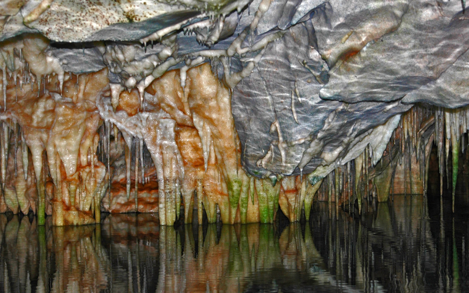 Diros Cave